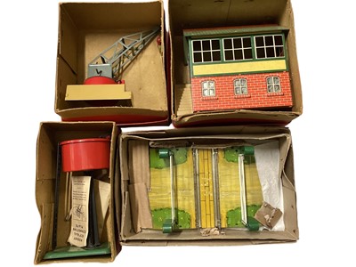 Lot 107 - Hornby O Gauge tinplate buildings & accessories including Station No.3 & other platforms, signal boxes, water tower, cranes, signals, level crossings, footbridge, tunnels and track (qty...