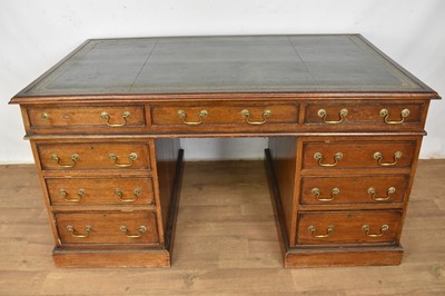 Lot 1224 - Large antique oak pedestal desk