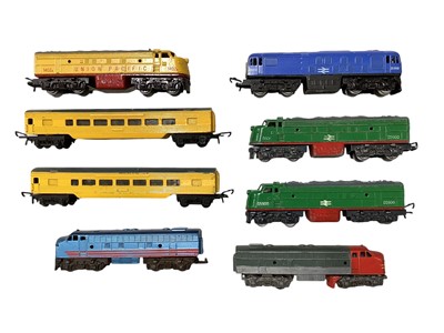 Lot 114 - Lone Star OOO Gauge locomotives, rolling stock, accessories & track (1 box)