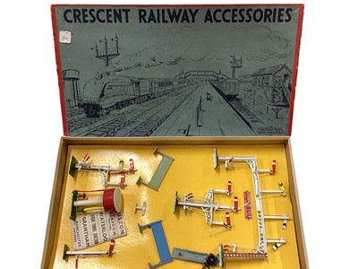 Lot Crescent Toys Railway Accessories, footbridge & figures, all boxed (3)