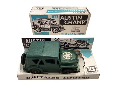 Lot 127 - Britains Military Landrover, boxed No.9778, Austin Champ, boxed No.9760, Howitzer 25 Pounder field gun and loose Kettenkrad & Scout Car (5)