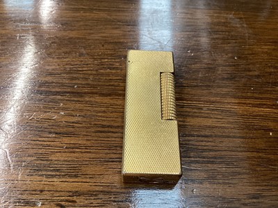 Lot 621 - 1970s Dunhill pocket lighter in original box