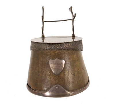 Lot 957 - Edwardian silver mounted horse hoof ink stand with raised pen stand, engraved "Soldat", with silver horseshoe