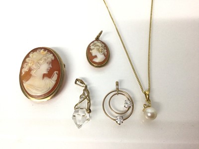 Lot 4 - Cultured pearl and diamond pendant in 18ct gold setting on chain, two cameos and three 9ct gold mounted pendants