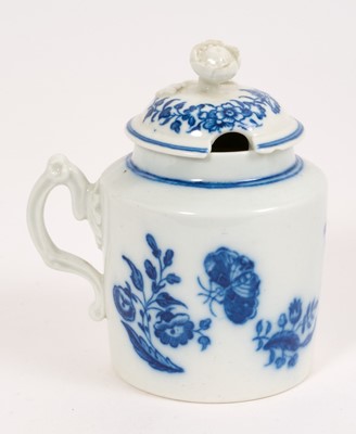 Lot 232 - Caughley Three Flowers pattern wet mustard pot and cover, tram line borders, flower finial, C mark to base, Roderick Jellicoe label