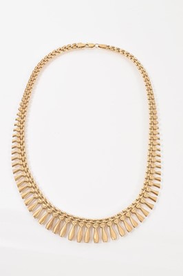 Lot 758 - 9ct gold Cleopatra style fringe necklace with graduated links, 42.5cm long