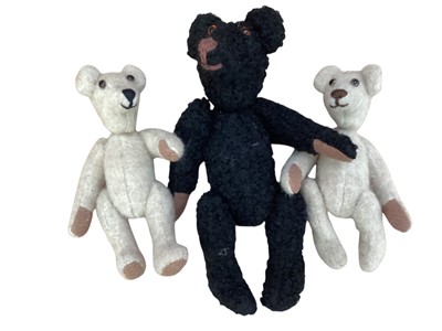 Lot 1760 - Group of assorted dolls and teddies (in a shoe box).