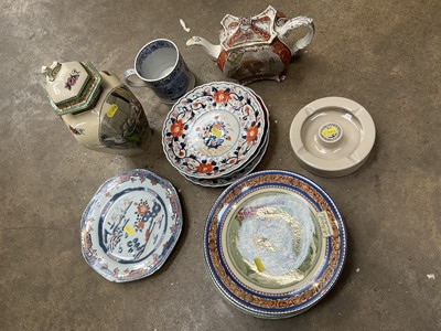 Lot 150 - Chinese and other ceramics