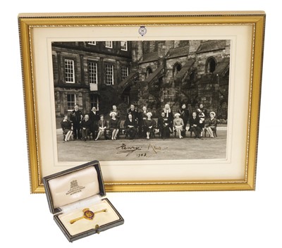 Lot 27 - H.R.H.Prince Henry Duke of Gloucester presentation gold bar brooch in case and signed photo