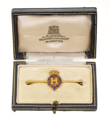 Lot 27 - H.R.H.Prince Henry Duke of Gloucester presentation gold bar brooch in case and signed photo