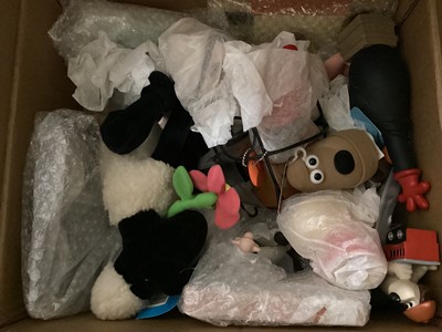 Lot 256 - Selection of Wallace & Gromit related soft toys and accessories (6 boxes)
