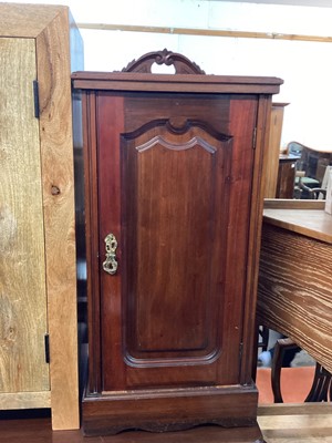 Lot 1427 - Victorian bedside cabinet