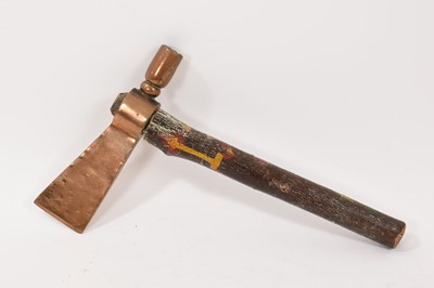 Lot 932 - Antique tomahawk/pipe with bronze blade