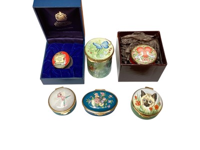 Lot 1168 - Group of enamel boxes, including Halcyon Days, Crummles, and Staffordshire Enamels (2 boxed) (6)