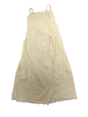 Lot 41 - Early 20th century Royal Christening gown