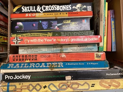 Lot 271 - Large selection of vintage board games etc (3 boxes)