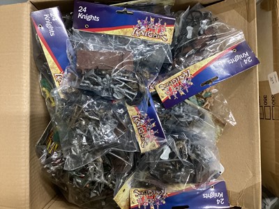 Lot 269 - Large selection of plastic models Playsets including Crusaders, Saracens, Romans & Medieval Knights (3 boxes)