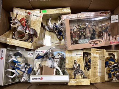 Lot 287 - Selection of boxed sets of Knights, Roman Chariots, Elephants & Riderby Schleich, Papa etc