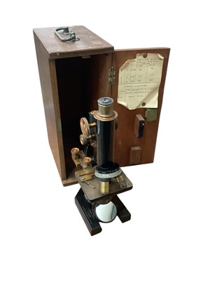 Lot 33 - Early 20th century microscope