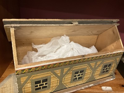 Lot 1010 - 19th century German Noah's Ark, with a large assemblage of carved animals