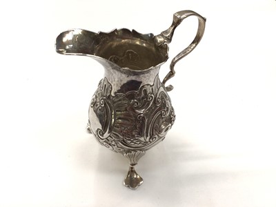 Lot 1007 - George III silver cream jug