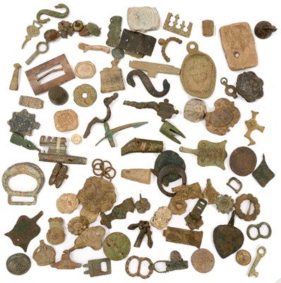 Lot 1044 - Collection of antiquities and metal detectorists's finds