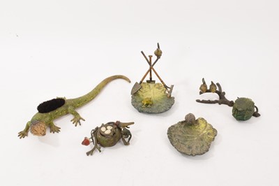 Lot 1025 - Early 20th century cold painted metal novelty pen wipe, in the form of a lizard