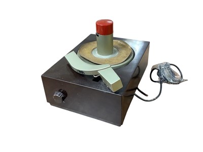 Lot 2204 - USA vintage 9-JY RCA Victor 45rpm record player 1949