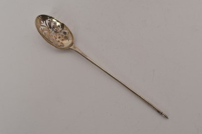 Lot 422 - Silver mote spoon