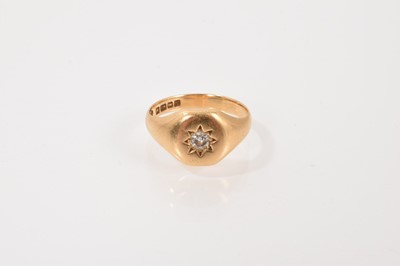 Lot 722 - 18ct gold signet ring with a brilliant cut diamond