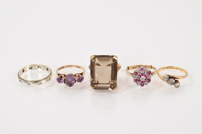 Lot 723 - Group of five gold rings