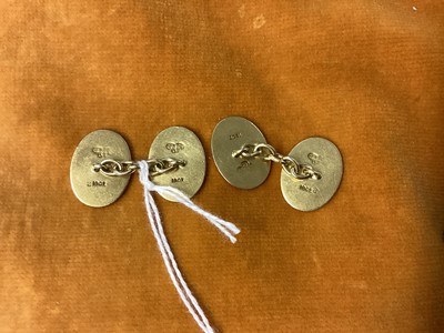 Lot 6 - Fine pair officers' 18ct gold cufflinks with engraved crests and regimental badges of the King's Own Royal Regiment (Lancaster), the ovals joined by chains in associated box