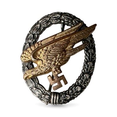 Lot 740 - Second World Nazi German Luftwaffe Paratrooper (Fallschirmjäger) badge, with narrow pin backing.
