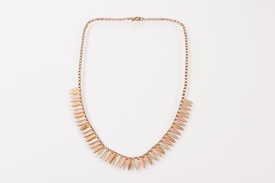 Lot 24 - Three colour 9ct gold Cleopatra style fringe necklace