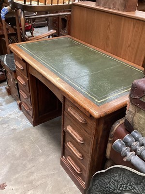 Lot 1238 - Early 20th century oak twin pedestal desk with inset leather lined top, 121cm wide, 68.5cm deep, 76.5cm high