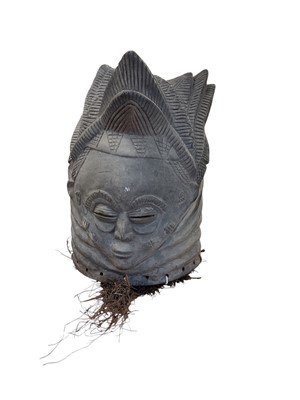 Lot 128 - West African carved ritual mask