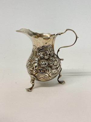 Lot 5 - 18th century silver milk jug