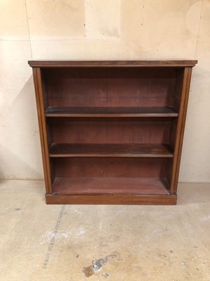 Lot 1722 - Mahogany open bookcase