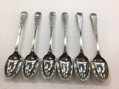 Lot 1081 - Set of 6 Victorian silver teaspoons with engraved decoration Sheffield 1884