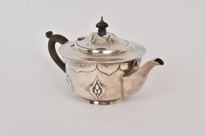 Lot 417 - Victorian silver teapot, London 1900