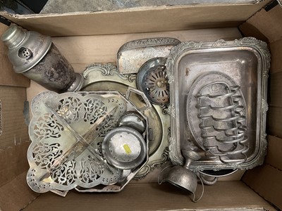 Lot 171 - Box of plated items