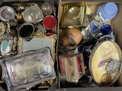 Lot 182 - Metalwares and sundries. (2 boxes)