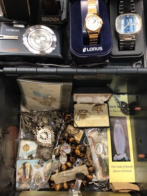 Lot 1122 - Group of costume jewellery including rosary beads and religious pendants, tiger's eye bead necklace, wristwatches and sundries