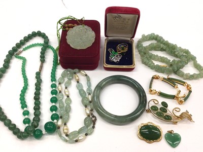 Lot 28 - Group of jade/ green hardstone jewellery