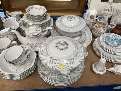 Lot 259 - Large collection of ceramics