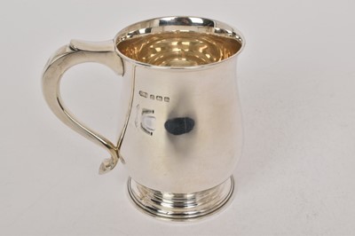 Lot 483 - 1930s Georgian-style silver mug