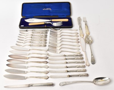 Lot 487 - Two Georgian silver spoons, silver handled fruit cutlery, cased fish servers and other items