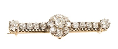 Lot 602 - Victorian diamond bar brooch