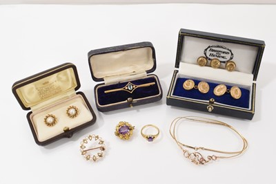 Lot 682 - Group of antique and later gold jewellery