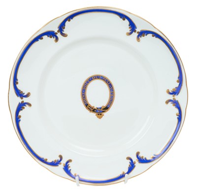 Lot 161 - H.M. Queen Victoria, Coalport Royal dinner plate from the Buckingham Palace service circa 1890s with central painted Order of the Garter and blue and gilt moulded scroll border, printed Coalport...